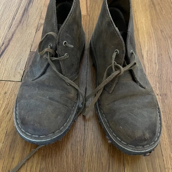 Clarks | Shoes | Clarks Brown Chukka Boots With Crepe Sole  display picture 3